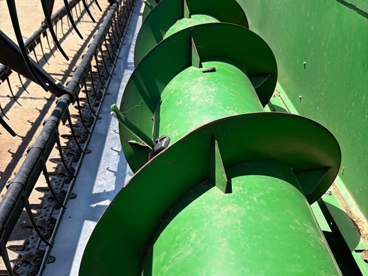 john-deere-630f-image-19
