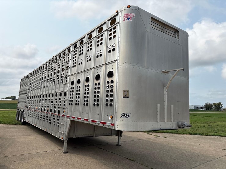 2014-wilson-livestock-trailer-image-2
