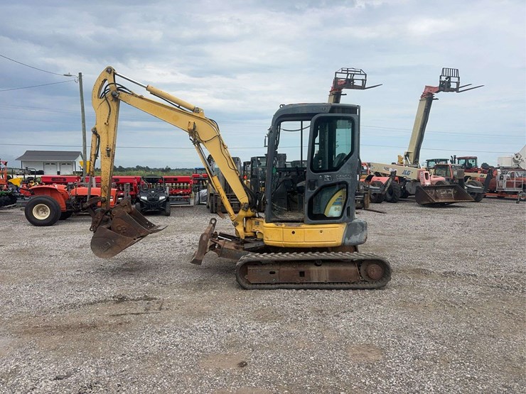 komatsu-pc35mr-image-1