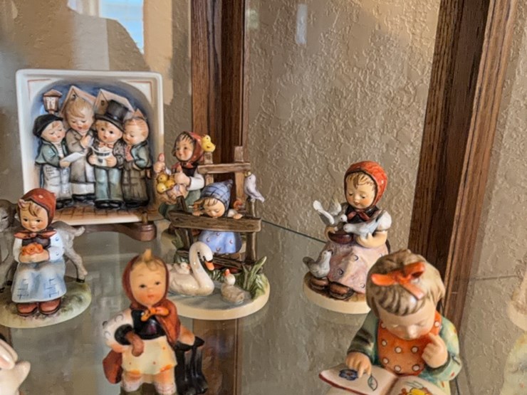 figurine-set,-goebel-west-germany,-winner-takes-the-entire-set-(12-pieces)-image-8