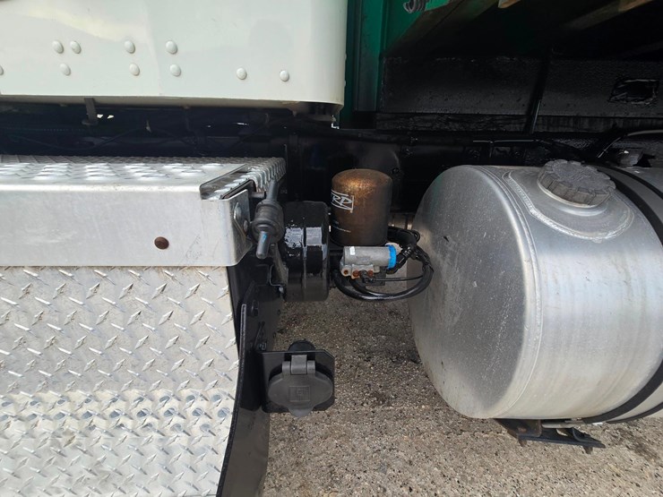 2010-kenworth-t370-image-53