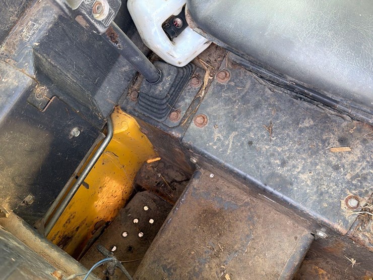 new-holland-l150-image-21