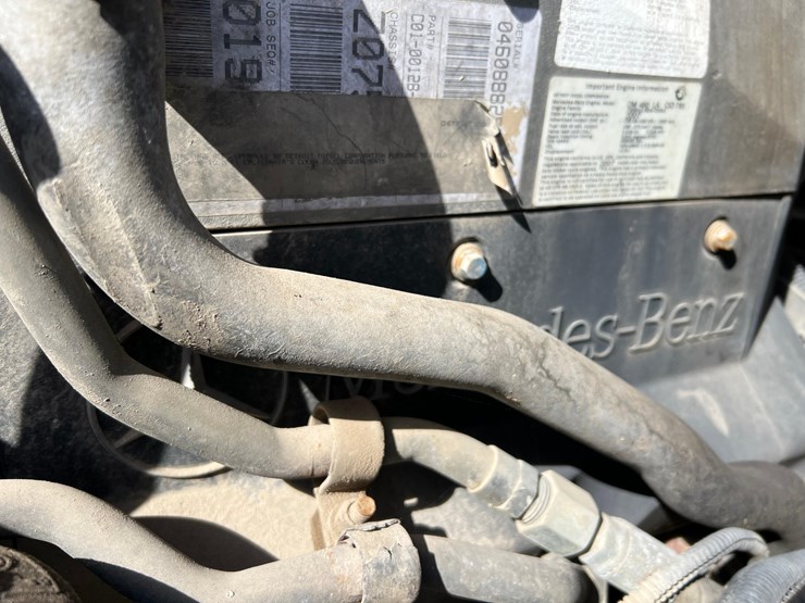 freightliner-cst120-image-67
