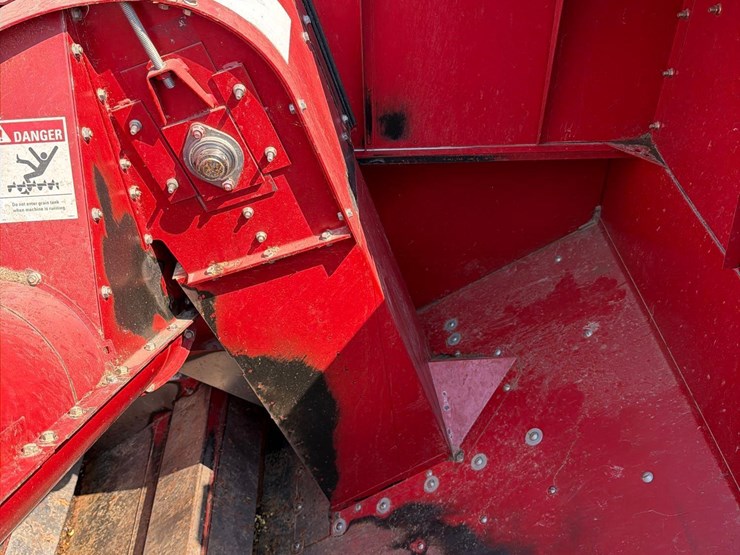 2005-case-ih-2377-image-92