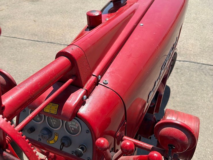 farmall-400-tractor-image-20
