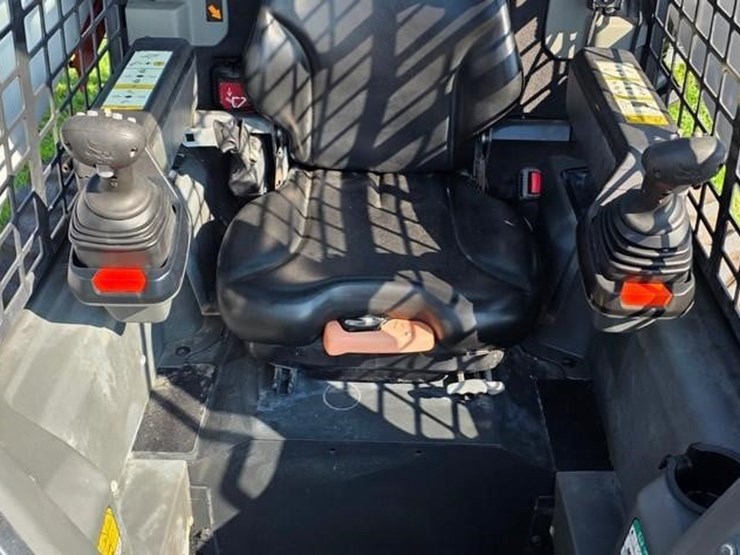 2020-bobcat-s64-image-39