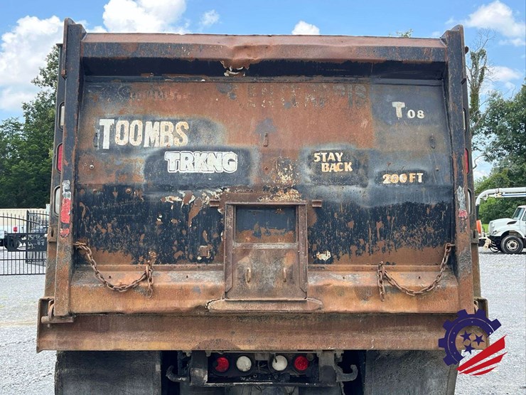 2008-peterbilt-365-image-35