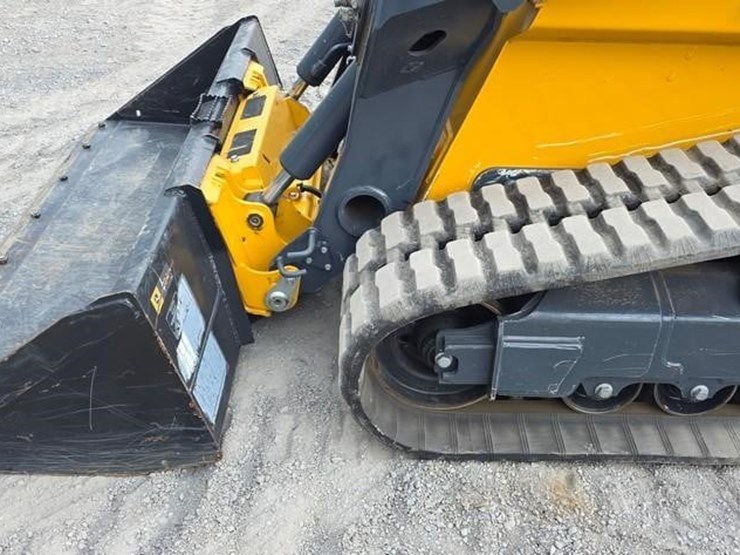 2025-deere-335-p-tier-image-31