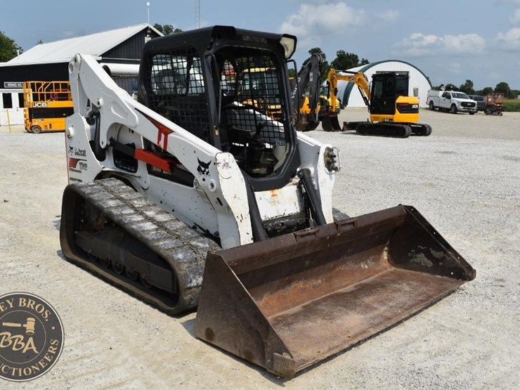 2019-bobcat-t740-image-7