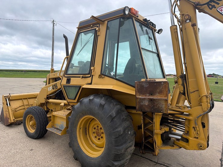 caterpillar-416-image-7