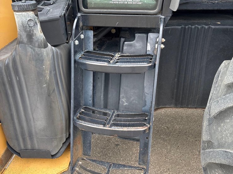 new-holland-ts6.125-image-20