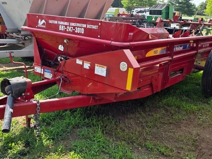 2019-new-holland-165-image-2