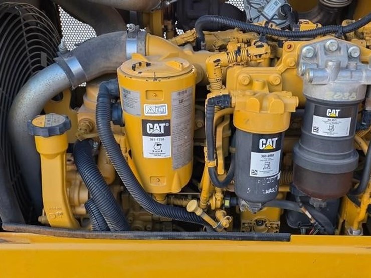 2017-caterpillar-d5k2-xl-image-55