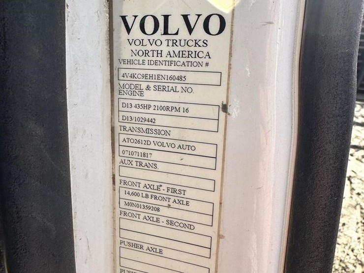 2014-volvo-vhd84ft200-image-65