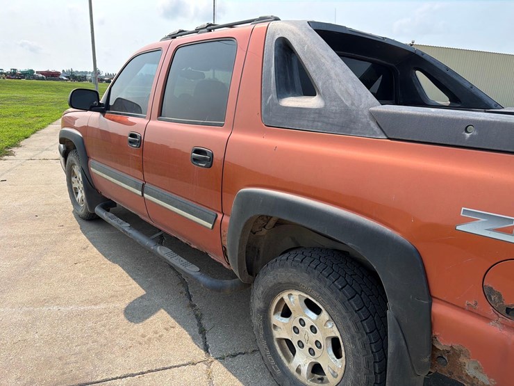 2005-chevy-avalache-1500-pickup-image-19