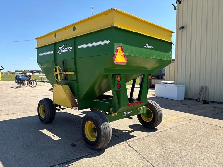 demco-325-image-2