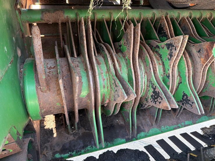 john-deere-582-image-35