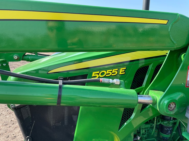 2022-john-deere-5055e-image-30