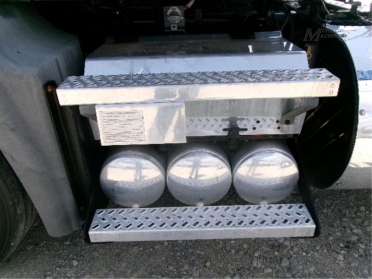 2017-mack-pinnacle-cxu613-image-10
