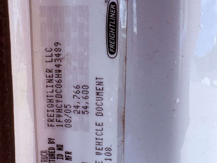 2006-freightliner-m2-106-image-60