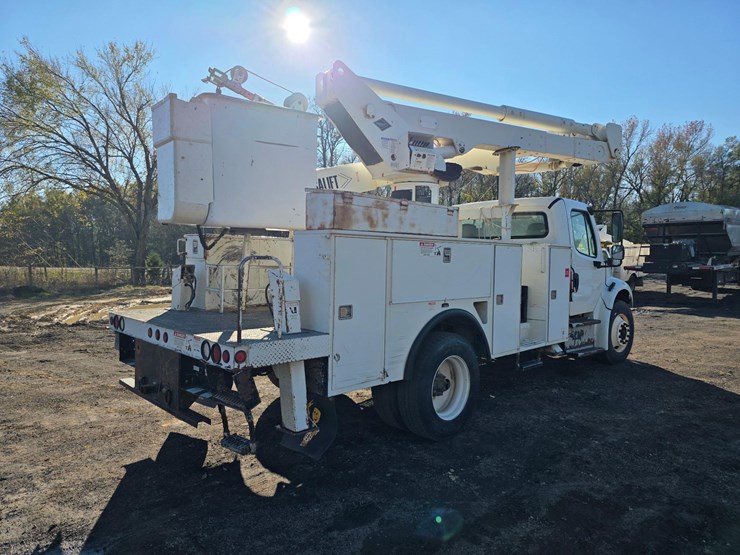2014-freightliner-bucket-truck-image-6