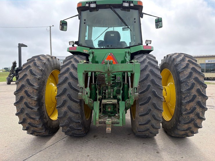 john-deere-8200-image-6