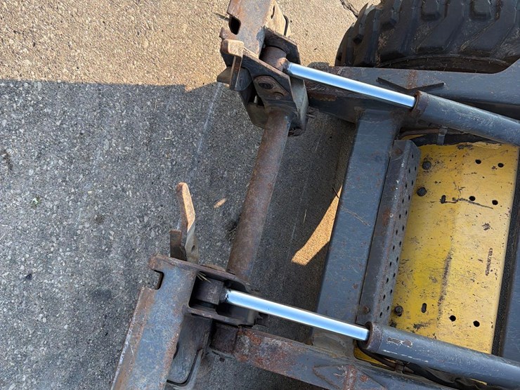 new-holland-l150-image-6