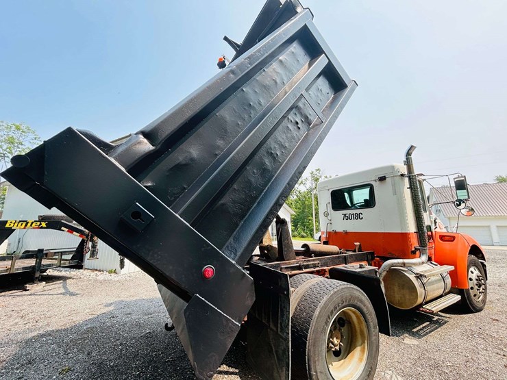 2005-kenworth-t300-image-88