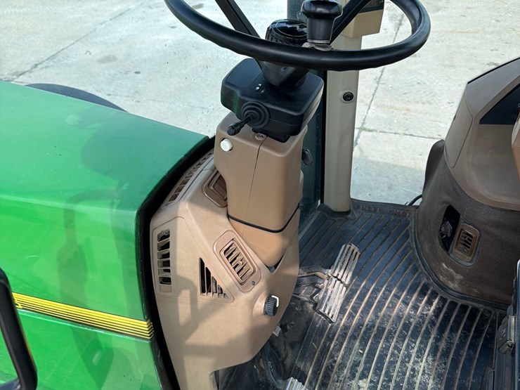 john-deere-8200-image-48