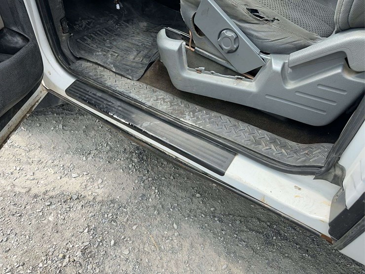 2014-ford-f150-xlt-image-21