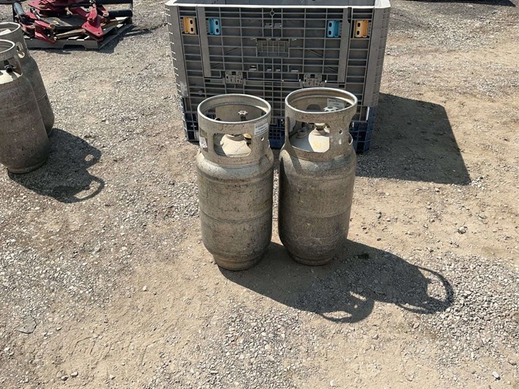(2)-aluminum-propane-tanks-image-3