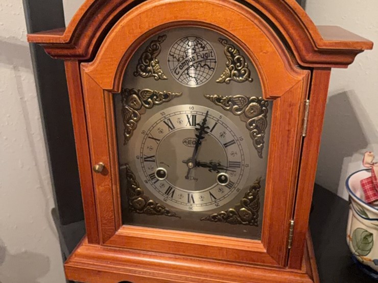31-day-wind,-chiming-mantle-clock.-has-pendleton,-less-key.-includes-miscellaneous-items-pictured-image-5