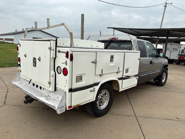 1999-chevrolet-k2500-image-3