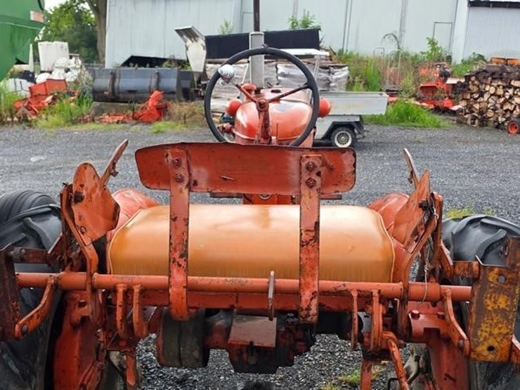 allis-chalmers-ca-tractor-w/cultivators-(runs)-image-10