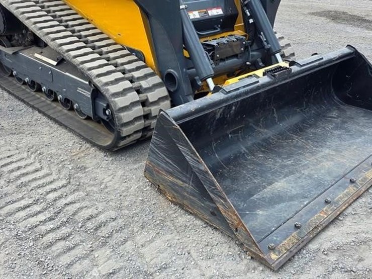 2025-deere-335-p-tier-image-6
