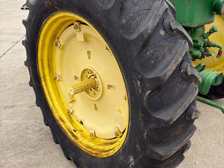 john-deere-a-image-7