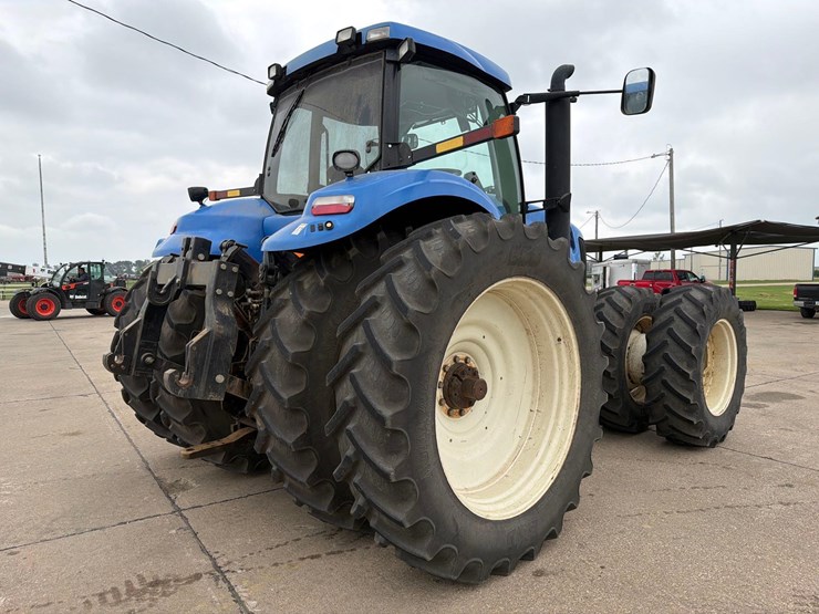 2009-new-holland-t8050-image-4