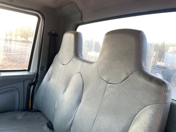 2003-international-durastar-4200-image-53