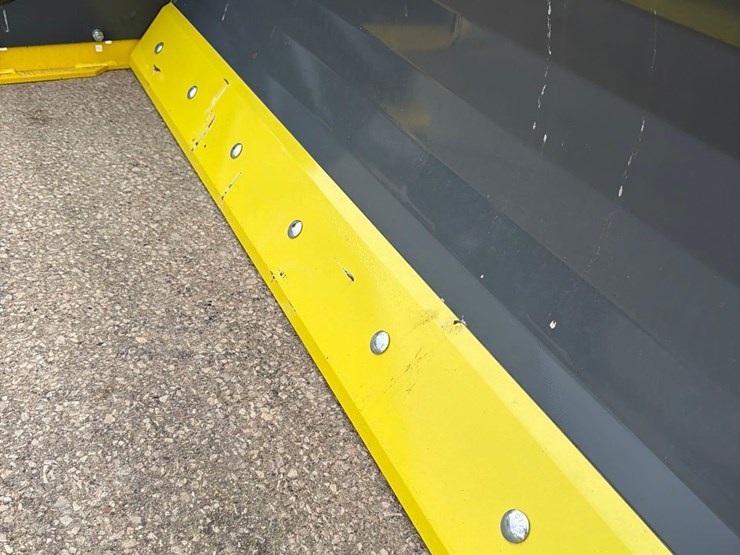 mds-8ft-skidloader-push-blade-very-low-use-image-9