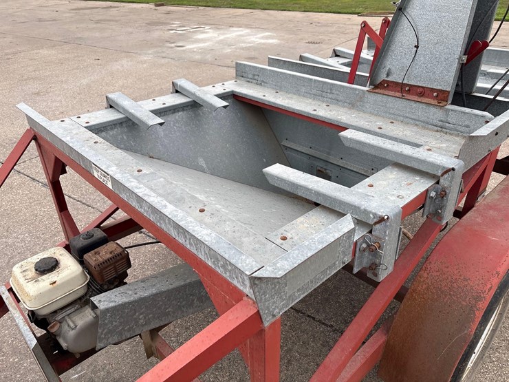 red-express-2-tote-seed-tender-trailer-image-11