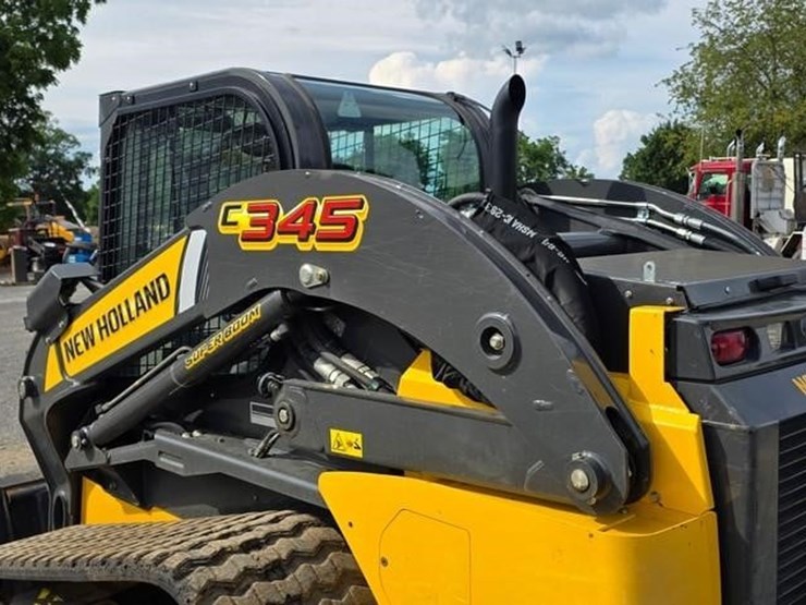 2022-new-holland-c345-image-23