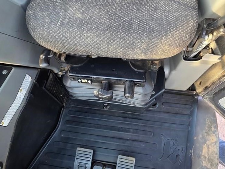 2019-bobcat-e55-image-61