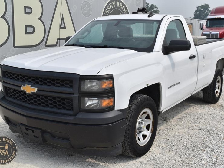 2015-chevrolet-silverado-1500-image-1