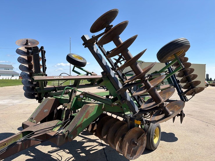 john-deere-630-image-7