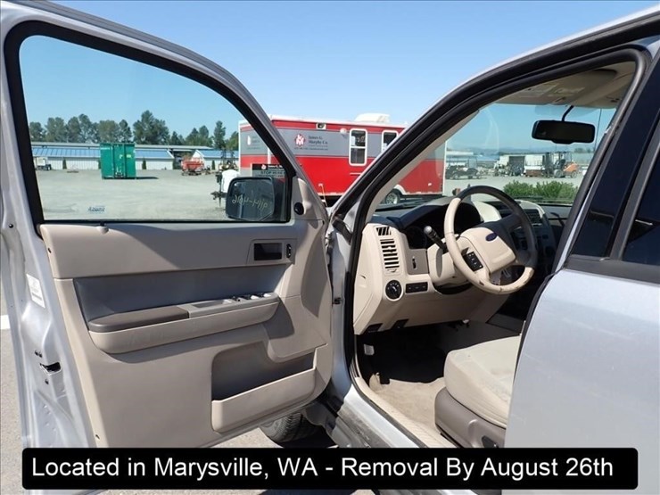 2010-ford-escape-image-3