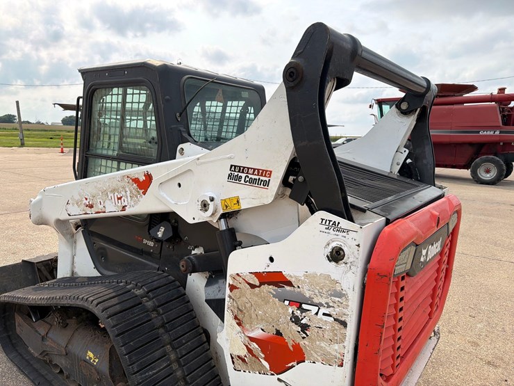 2021-bobcat-t76-image-32