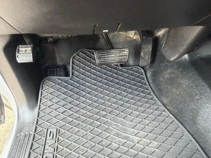 2014-chevrolet-1500-image-48
