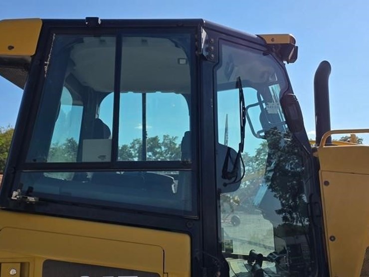 2020-caterpillar-d5k2-lgp-image-33