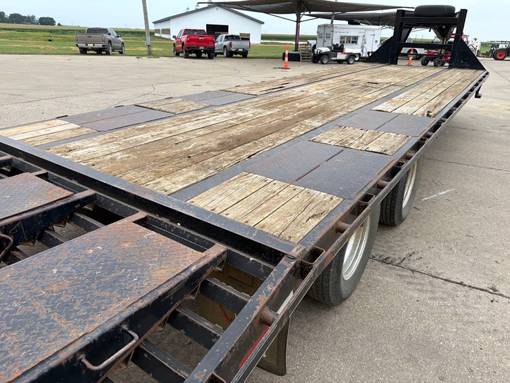 2013-big-tex-102”-x-30ft-gooseneck-flatbed-trailer-image-6