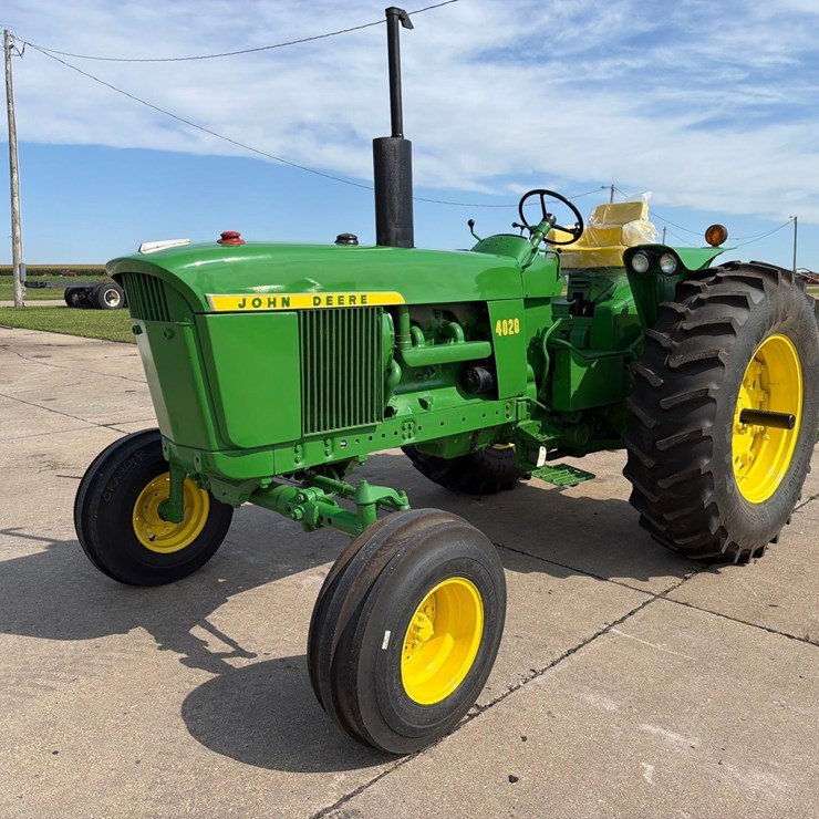 JOHN DEERE 4020